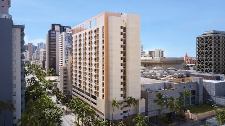 Waikiki Malia thumbnail