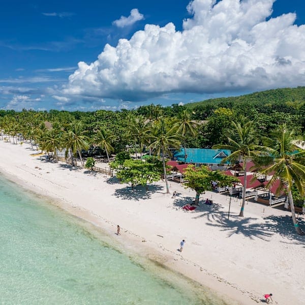 Southeast Asia adventure: Sandy toes and city glows