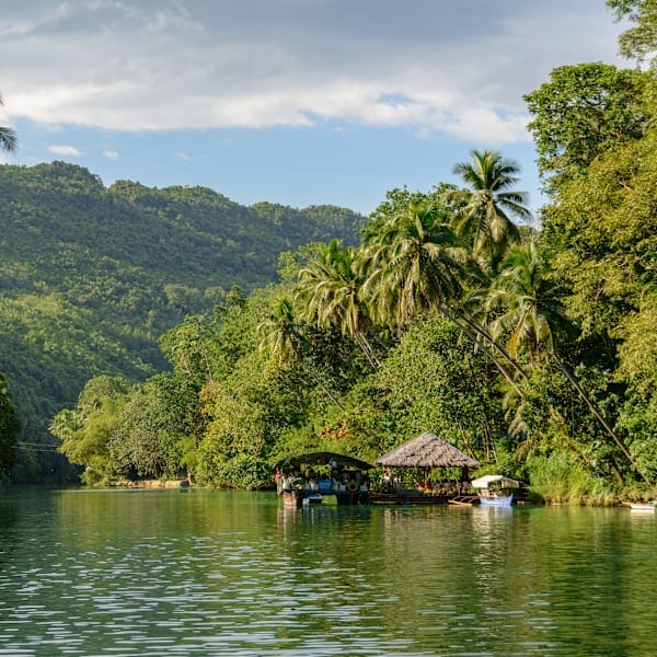 Southeast Asia adventure: Sandy toes and city glows
